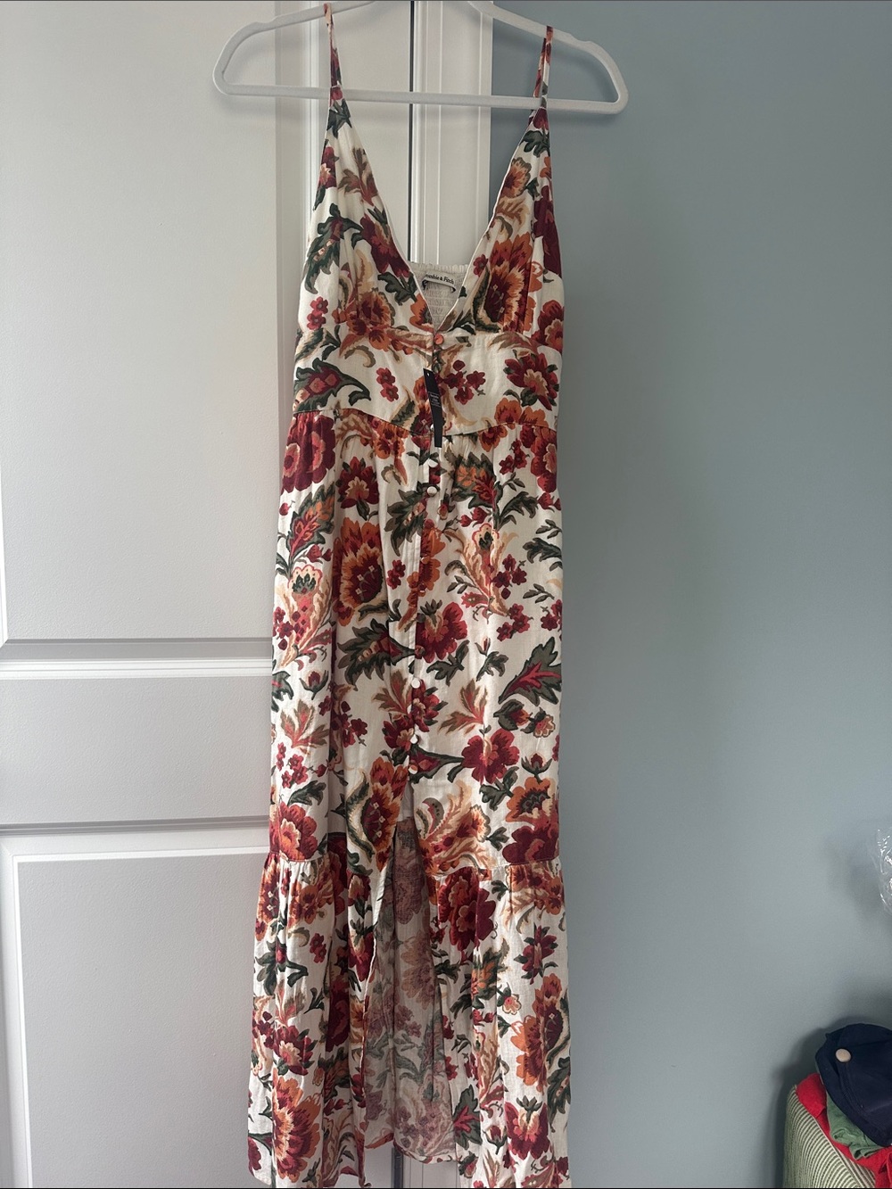 NWT Abercrombie & Fitch Floral Spaghetti-Strap Maxi Dress Cream and Rust size MP